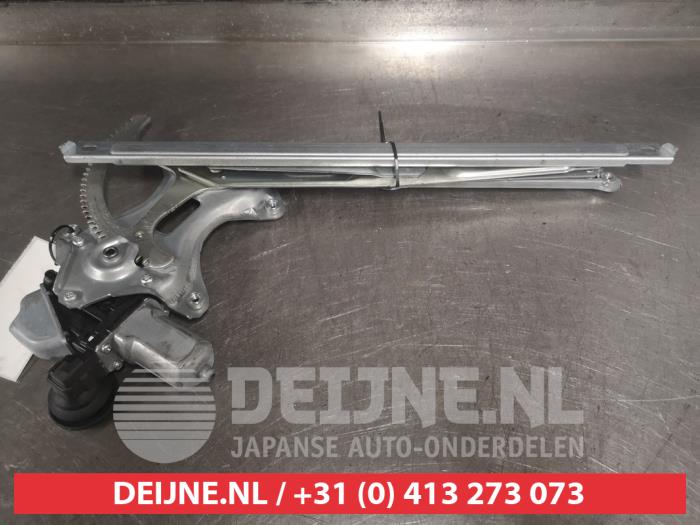 Toyota Prius Plus Ruitmechaniek 4Deurs rechts-voor O486762