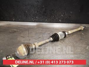 Gebruikte Steekas rechts-voor Mazda CX-3 (DJ/DK) 2.0 SkyActiv-G 120 Prijs € 125,00 Margeregeling aangeboden door V.Deijne Jap.Auto-onderdelen BV