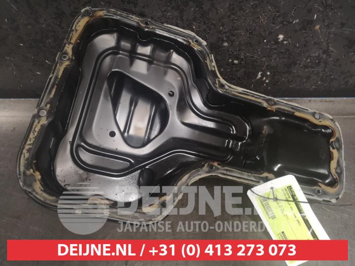 Gebruikte Carterpan Toyota Corolla Verso (E12) 1.6 16V VVT-i Prijs € 75,00 Margeregeling aangeboden door V.Deijne Jap.Auto-onderdelen BV