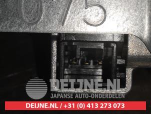 Honda Jazz Scheibenwischermotor hinten O487135 foto 3
