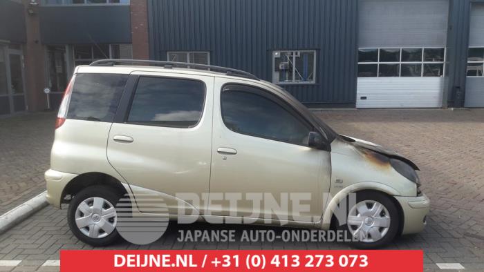Toyota Yaris Verso Portier 4Deurs rechts-voor O487204