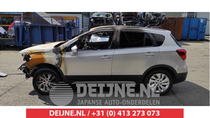 Suzuki SX-4 Rear door 4-door, left O487231