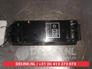 Mitsubishi Colt Kombischalter Fenster O487599 foto 3
