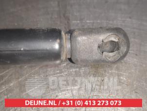 Toyota Corolla Gasdemper rechts-achter O487822 foto 2