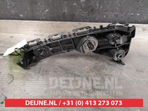 Toyota Hilux Bumpersteun links-voor O487909 foto 2