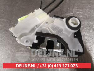 Toyota Prius Front door lock mechanism 4-door, right O487985 photo 2