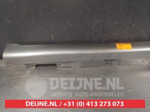 Toyota Corolla Verso Zijskirt links O488012 foto 2