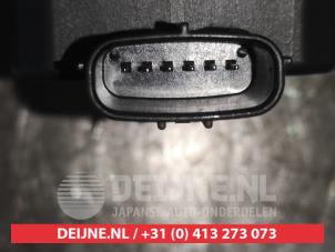 Lexus CT 200h Anti-roll control sensor O488018 photo 3