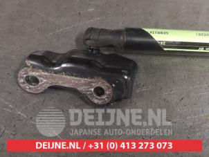 Toyota Corolla Rear gas strut, left O488399 photo 2