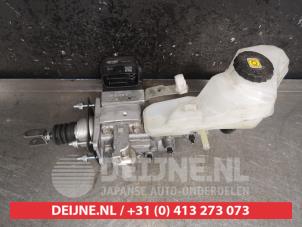 Gebruikte Rembol Toyota Corolla (E21/EA1/EH1) 1.8 16V Hybrid Prijs € 75,00 Margeregeling aangeboden door V.Deijne Jap.Auto-onderdelen BV