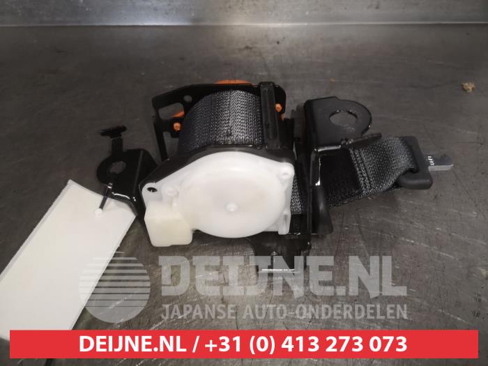 Suzuki Vitara Rear seatbelt, centre O488515
