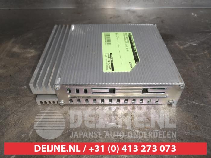 Toyota Auris Radio versterker O488710