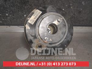 Gebruikte Rembooster Mitsubishi Colt (Z2/Z3) 1.3 16V Prijs € 50,00 Margeregeling aangeboden door V.Deijne Jap.Auto-onderdelen BV