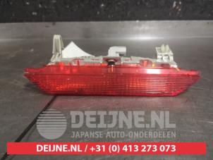 Gebruikte Extra Remlicht midden Daihatsu Cuore (L251/271/276) 1.0 12V DVVT Prijs € 25,00 Margeregeling aangeboden door V.Deijne Jap.Auto-onderdelen BV