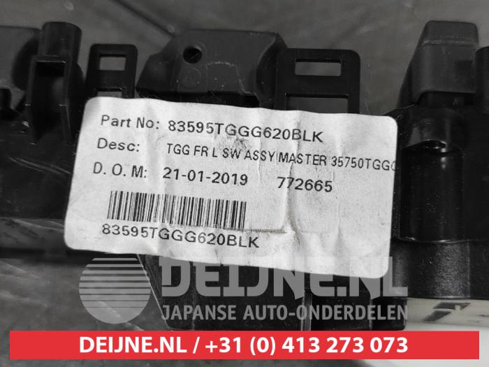 Schakelblok ruiten van een Honda Civic (FK6/7/8/9) 1.5i Turbo 16V 2019