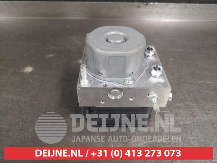 Gebruikte ABS Pomp Mitsubishi Space Star (A0) 1.0 12V Prijs € 100,00 Margeregeling aangeboden door V.Deijne Jap.Auto-onderdelen BV