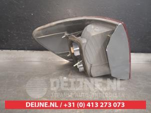 Toyota Avensis Verso Rücklicht rechts O489630 foto 3
