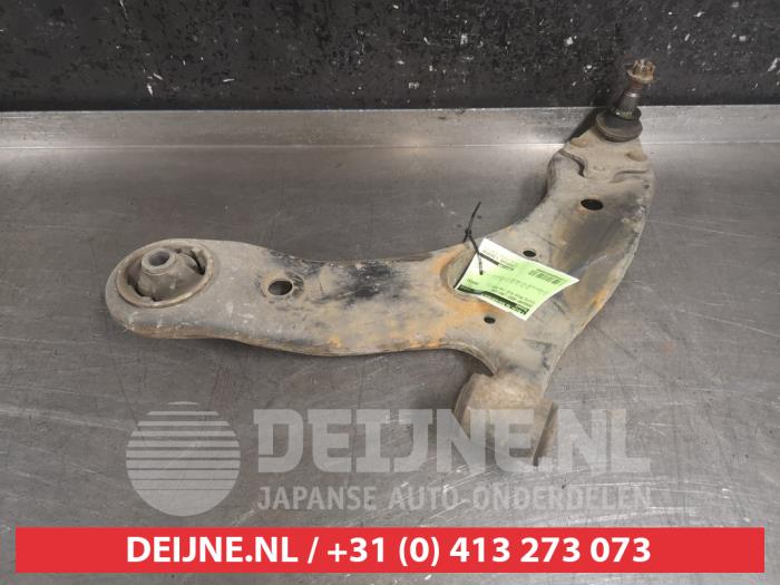 Toyota Prius Plus Draagarm onder links-voor O489668
