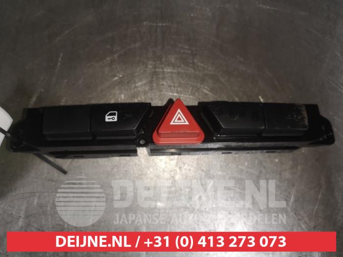 Kia Pro Ceed Paniekverlichtings Schakelaar O490214