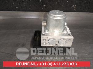 Honda Jazz ABS pump O490330 photo 3
