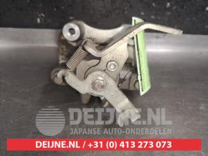 Toyota Prius Bremszange rechts hinten O490485 foto 2
