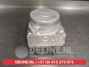Toyota Prius ABS pump O490487 photo 2
