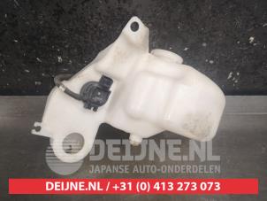 Daihatsu Terios Ruitensproeiertank voor O491391 foto 2