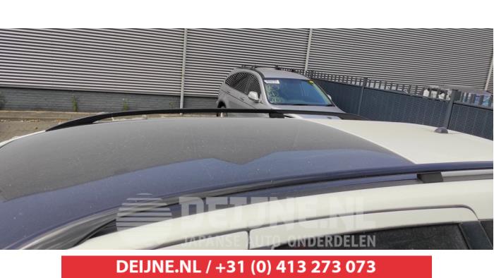 Nissan Qashqai+2 Dakrail links O492374