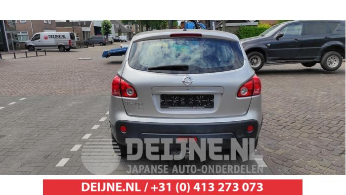 Nissan Qashqai Ruitenwissermotor achter O492830