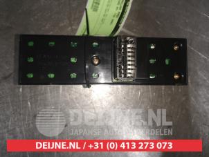 Kia Sportage Multi-functional window switch O493002 photo 2