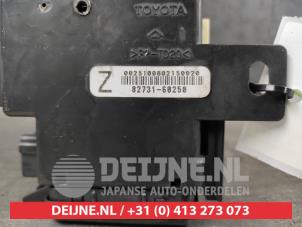 Toyota Landcruiser Sicherungskasten O493121 foto 3