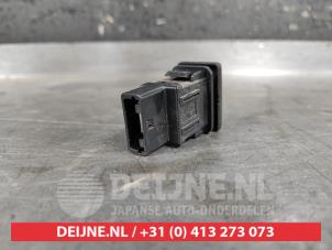 Toyota Landcruiser PDC Schakelaar O493130 foto 2