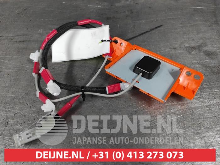 Lexus CT 200h GPS antenna O493169