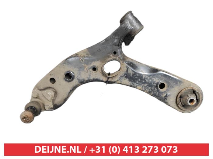Lexus CT 200h Front lower wishbone, left O493179
