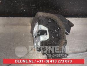 Kia Stonic Deurslot Mechaniek 4Deurs links-achter O493198 foto 2