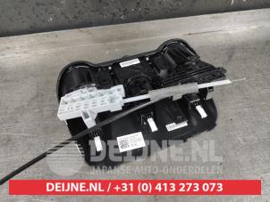 Kia Stonic Heater control panel O493219 photo 2
