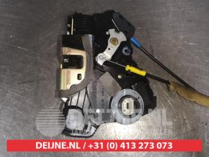 Toyota Corolla Verso Türschlossmechanik 4-türig rechts vorne O493640 foto 3