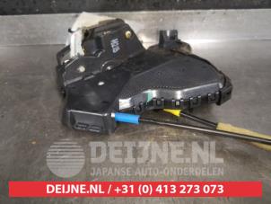 Toyota Corolla Verso Türschlossmechanik 4-türig rechts vorne O493640 foto 2