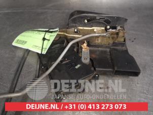 Mazda 323F Türschlossmechanik 4-türig rechts vorne O495338 foto 2