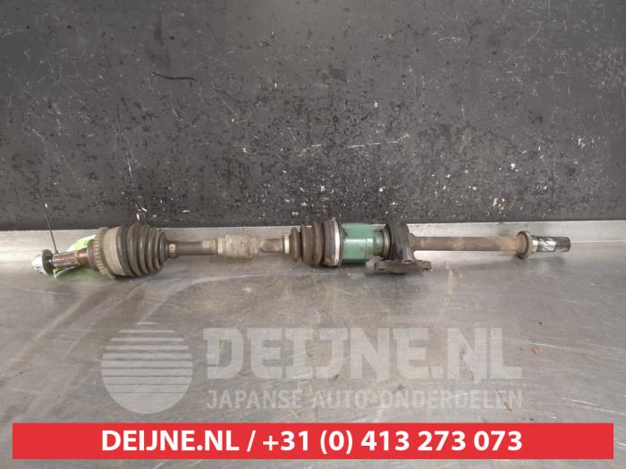 Mazda 323F Aandrijfas rechts-voor O495354