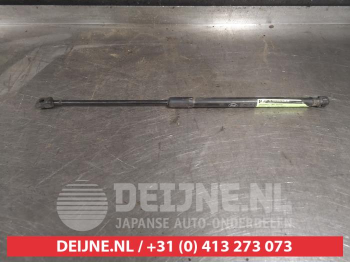 Hyundai I30 Gasdemper links-achter O495444