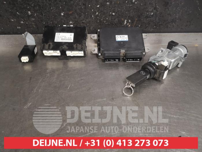 Mazda 5 Kontaktslot+Sleutel O495606