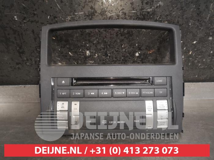 Mitsubishi Pajero Radio control panel O495617