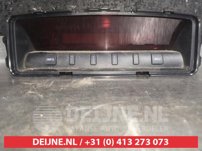Gebruikte Display Interieur Mitsubishi Pajero Hardtop (V8/9) Prijs € 35,00 Margeregeling aangeboden door V.Deijne Jap.Auto-onderdelen BV