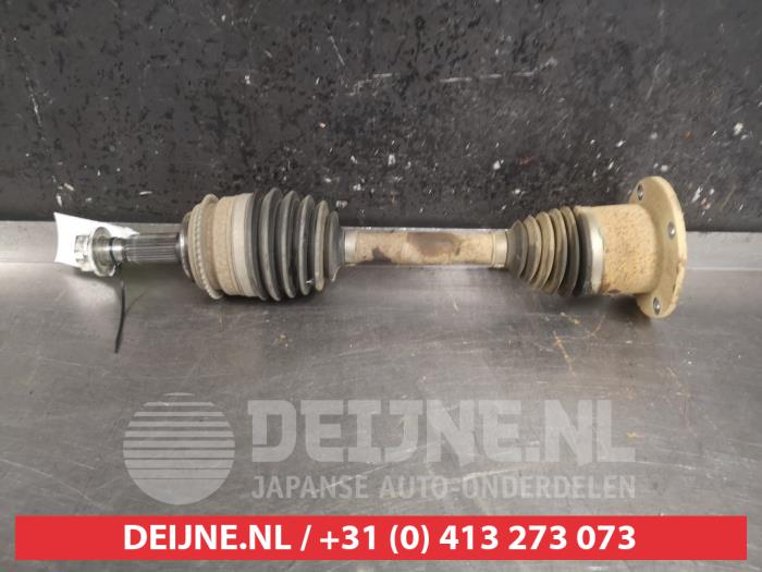 Gebruikte Steekas rechts-voor Mitsubishi Pajero Hardtop (V8/9) Prijs € 75,00 Margeregeling aangeboden door V.Deijne Jap.Auto-onderdelen BV