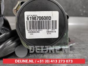 Nissan Juke Rear seatbelt, right O496002 photo 2