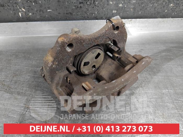 Nissan Primera Remklauw (Tang) links-voor O496126