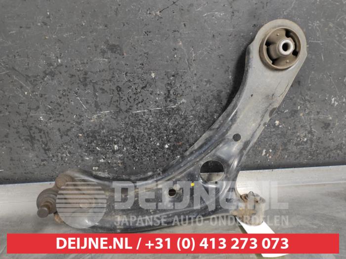 Hyundai Tucson Front lower wishbone, right O496300