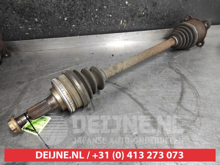 Gebruikte Aandrijfas rechts-achter Lexus IS (E1) 200 2.0 24V Prijs € 50,00 Margeregeling aangeboden door V.Deijne Jap.Auto-onderdelen BV