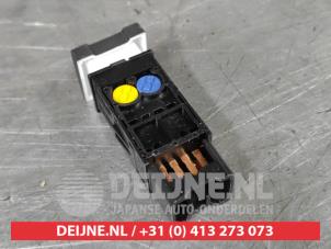Hyundai IX20 Start/Stopp Schalter O497270 foto 2